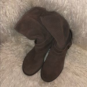 Size 6 grey suede boots with buckle